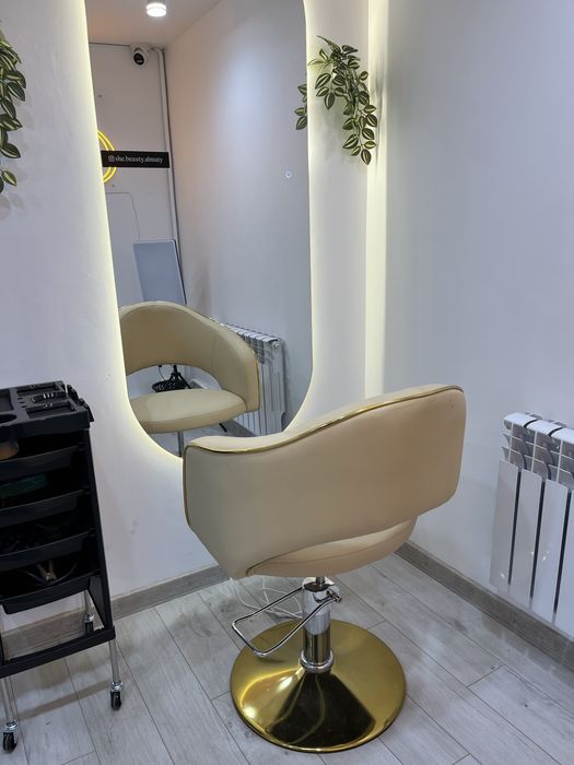 Парикмахерское кресло в аренду