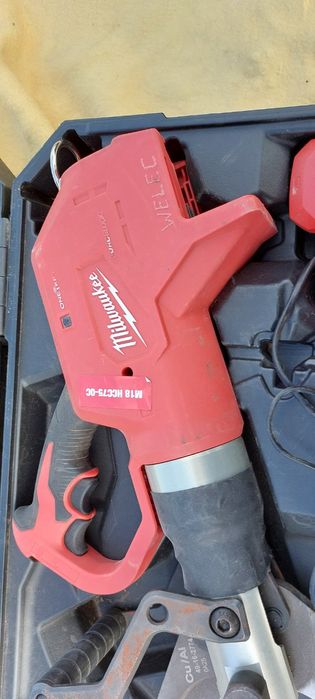 Инструменти Milwaukee и Hitachi, Акумулаторна Раница-Батерия, Куфар