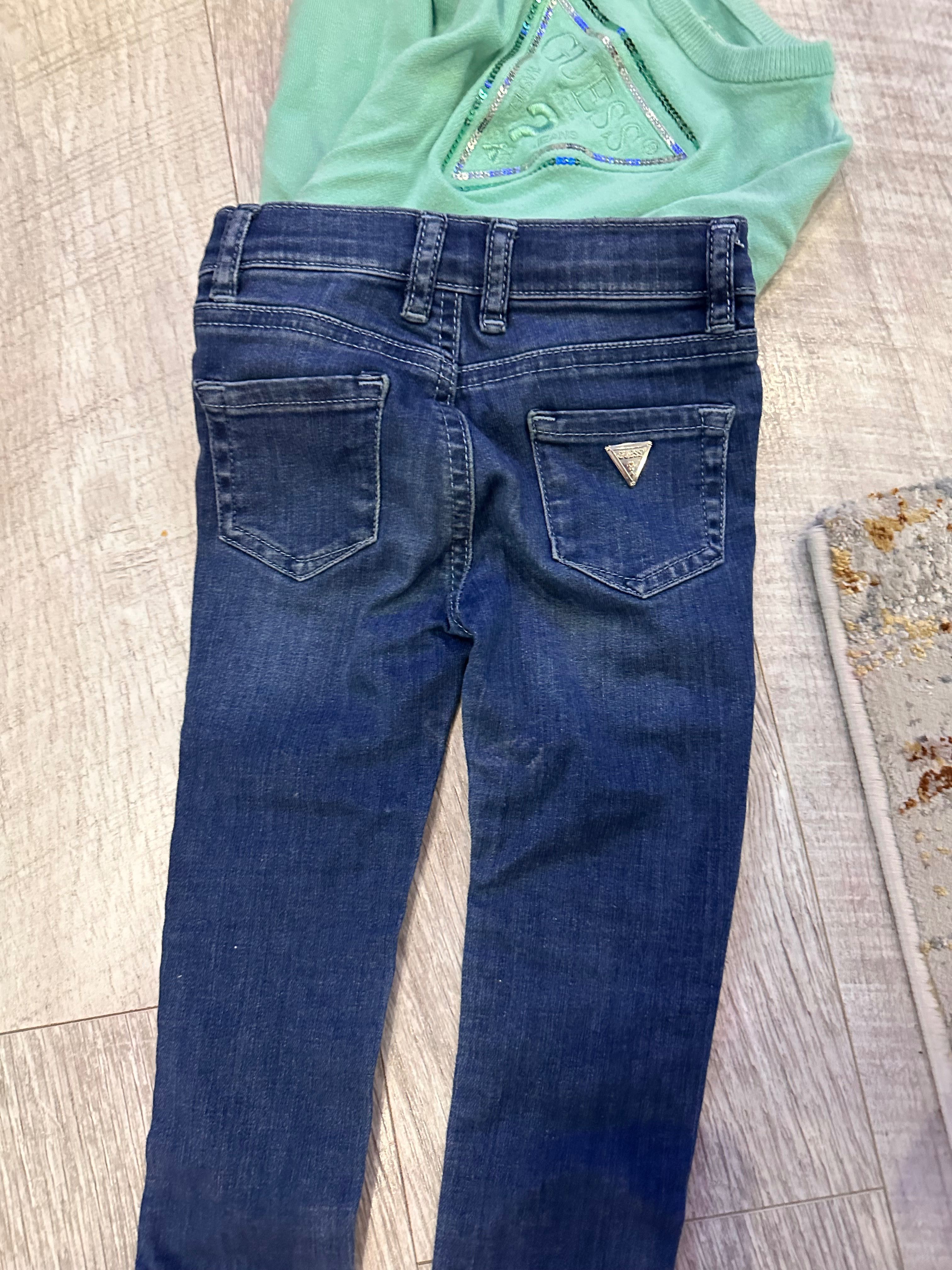 Дънки и блузка Guess за дете на 2 г