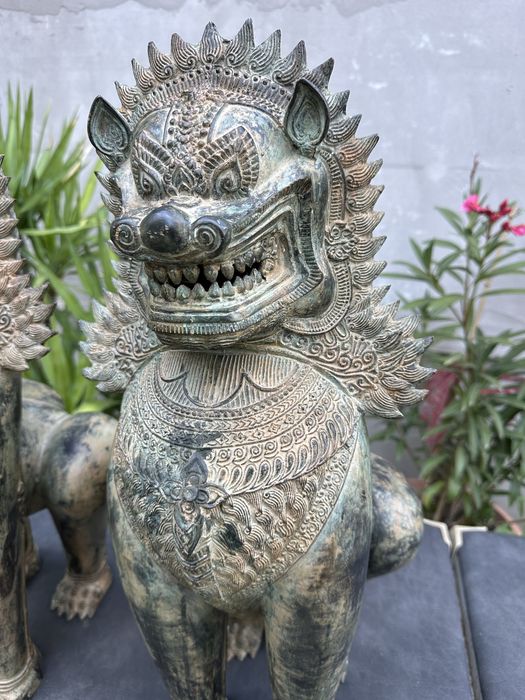 Pereche de lei antici thailandezi din bronz