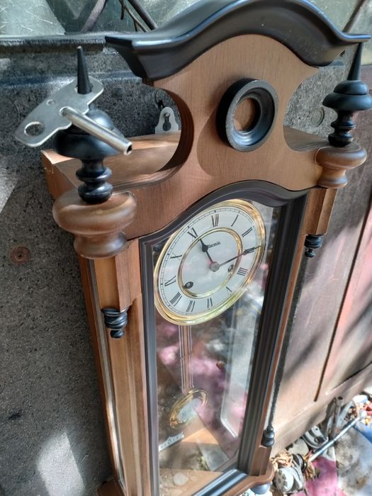 Ceas de perete cu pendul
