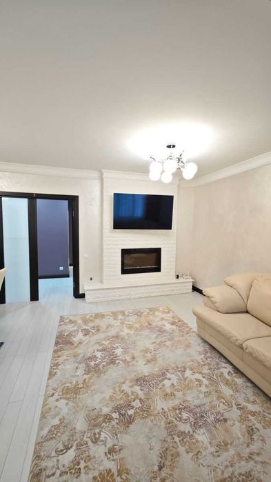 Дава се под наем Двустаен апартамент в София, Борово - 81 кв.м за 400 € - Снимка #1