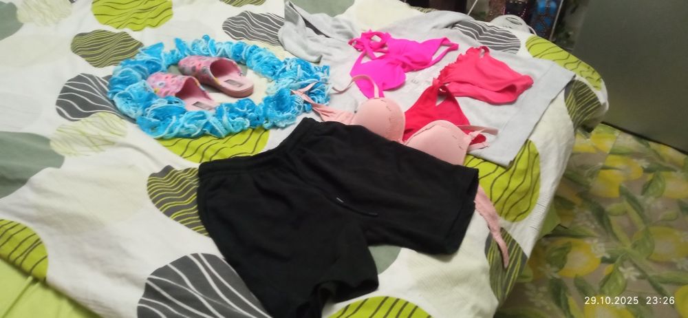 Дамски дрехи! Подарявам!