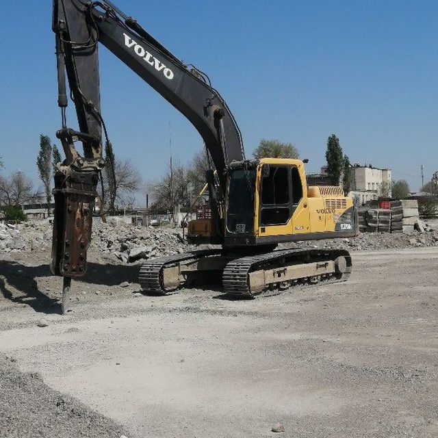 Ekskavator Volvo 210 Sotiladi 2016