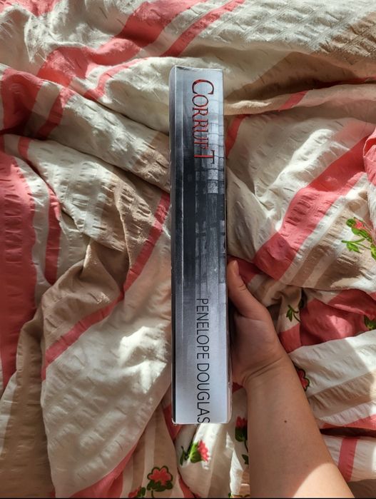 Книгата Corrupt на Penelope Douglas