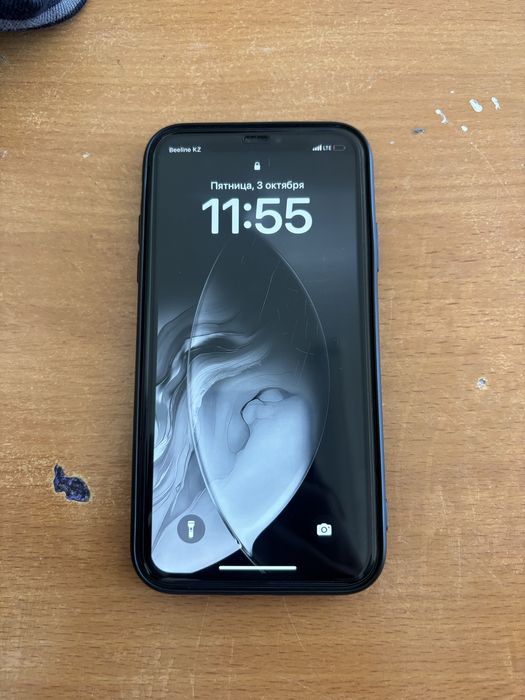 iPhone 11 в хорошом состояние