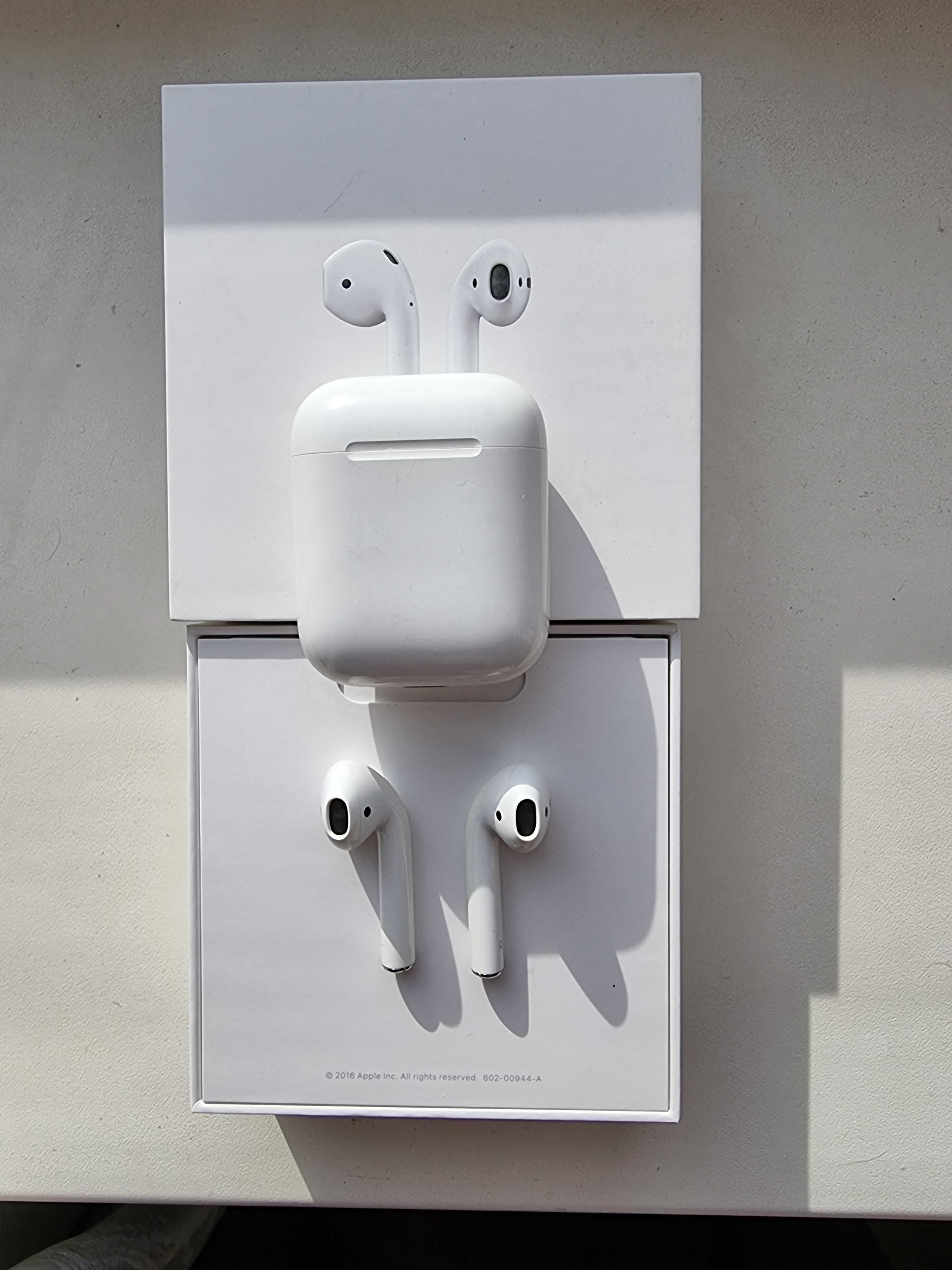 Apple AirPods 1 поколения