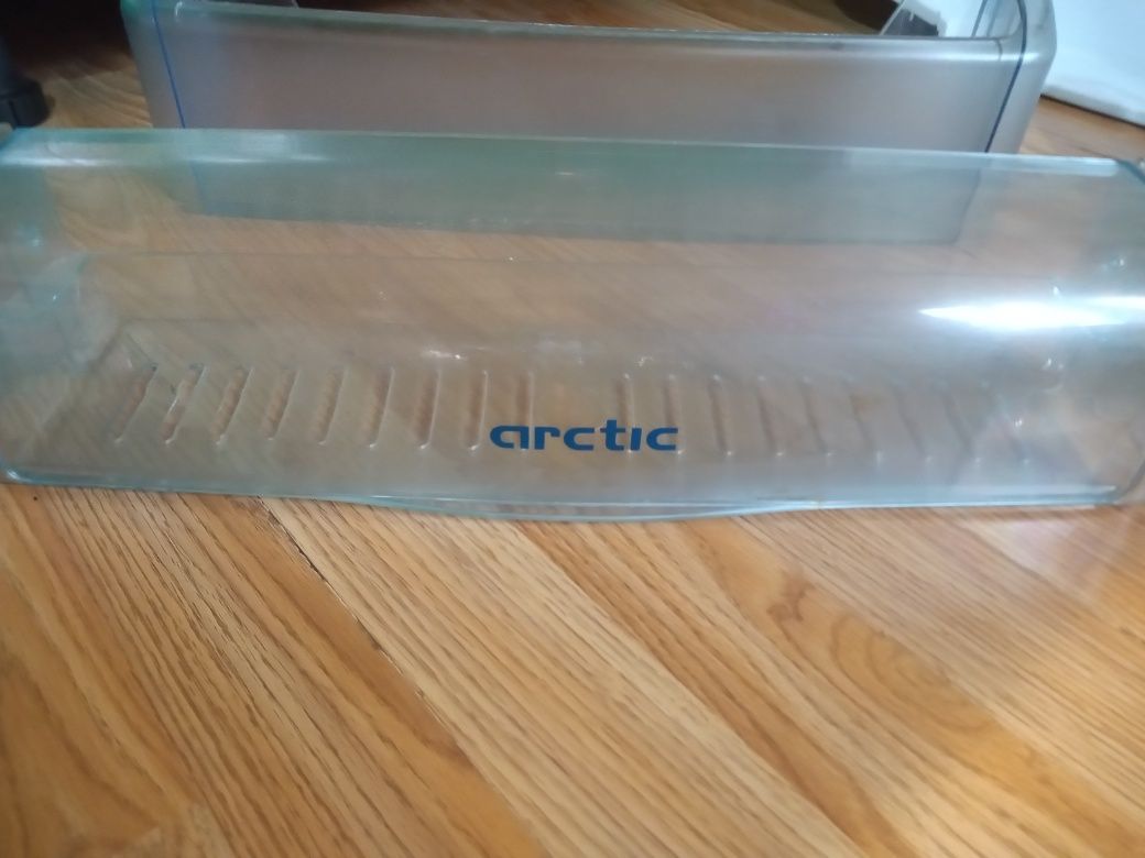 Rafturi pentru combină frigorifică Artic .