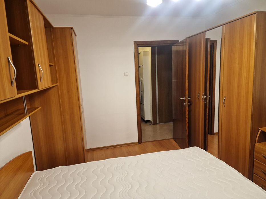 Închiriez apartament 2 camere decomandat + loc parcare zona Anda