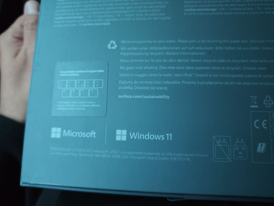 Black friday, Surface laptop 13, 2025 , Snapdragon X plus, 16gb ram/51