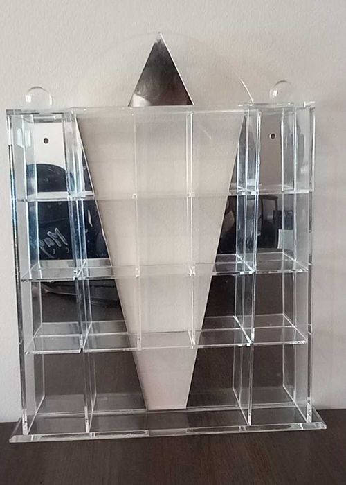 Зелена кръгла масичка Прибори Етажерка за колекционер Оливерник