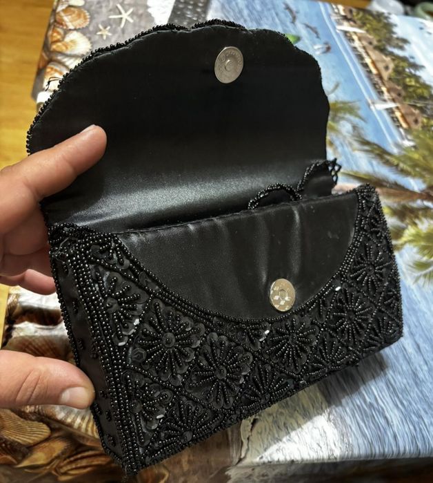 Малко бижу с пайети.