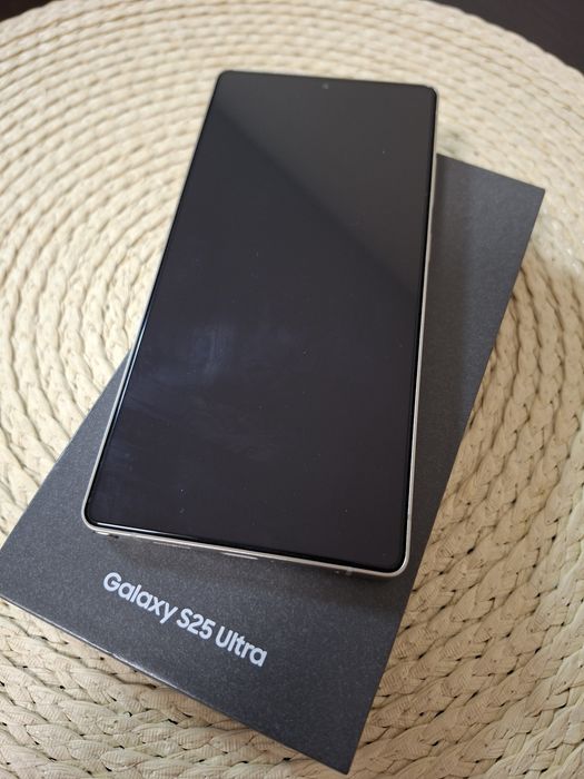 Продавам SAMSUNG s 25 ULTRA