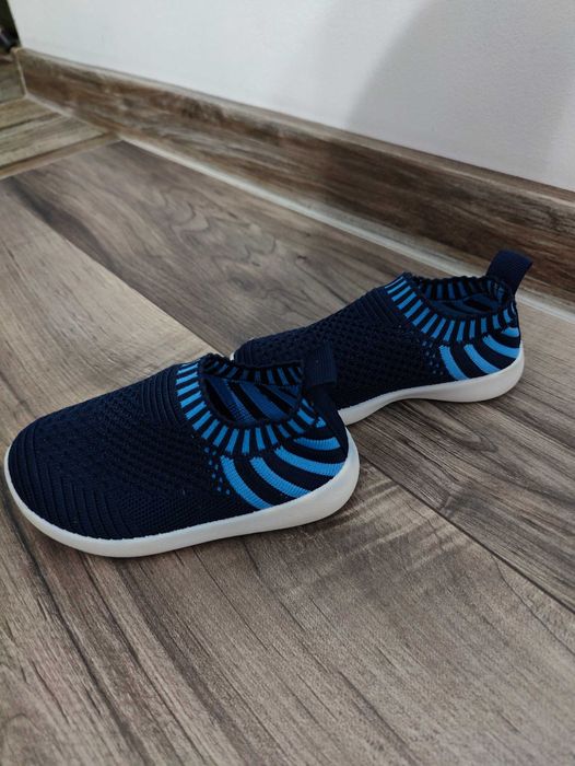 Adidași apawwa mărimea 22