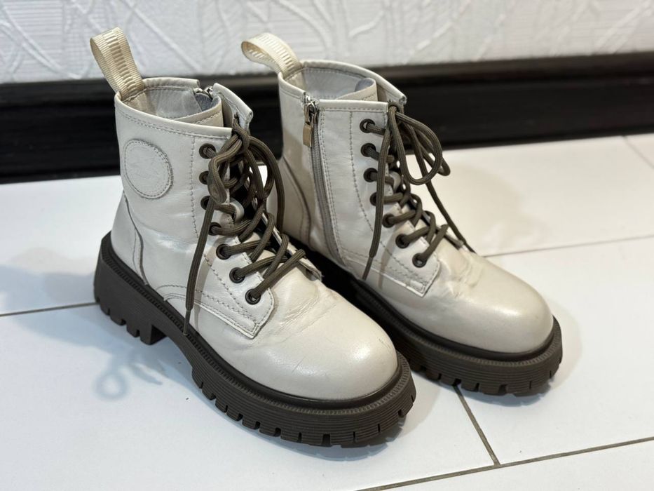 Ботинки  35р отдам за 2 киндера