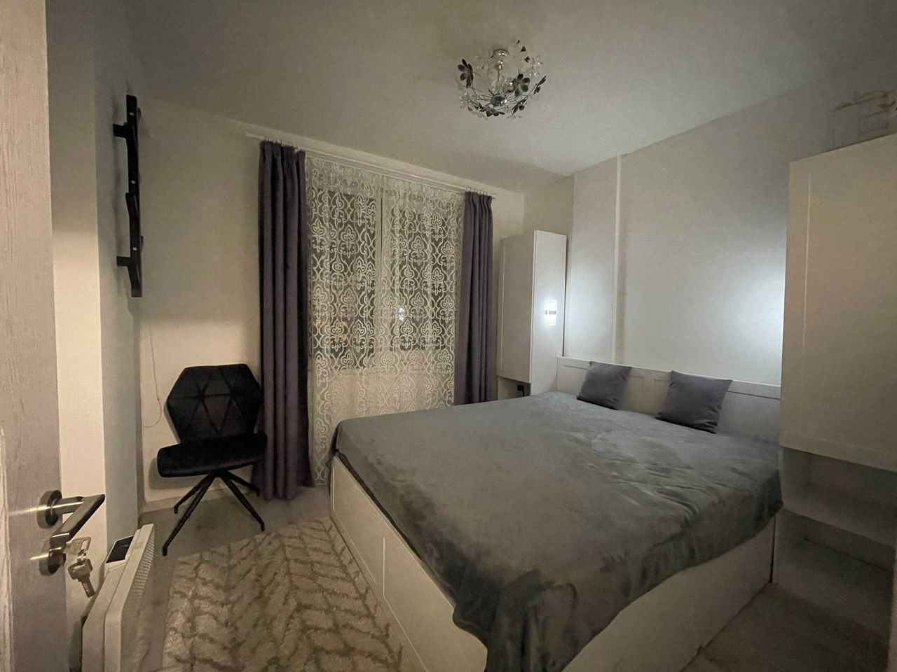Дава се под наем Тристаен апартамент в София, Сухата река - 95 кв.м за 750 € - Снимка #2