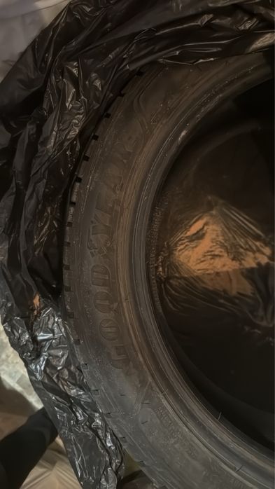 Гуми GoodYear Ultra Grip R17