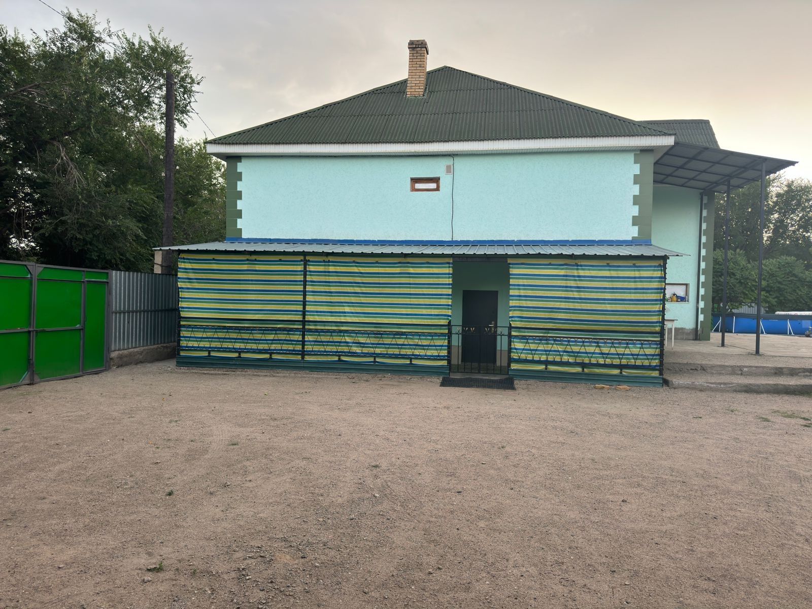 Продам загородный коттедж в п. Заречном