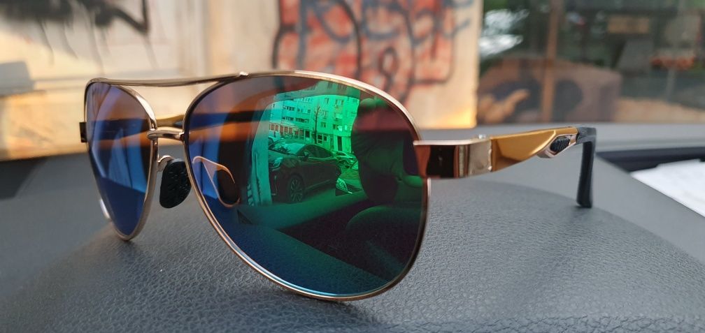 Ochelari de Soare Polarizati pentru barbati, lentile verzi pe exterior