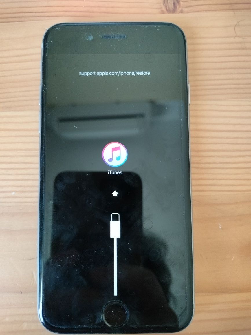 Iphone 6 не включается