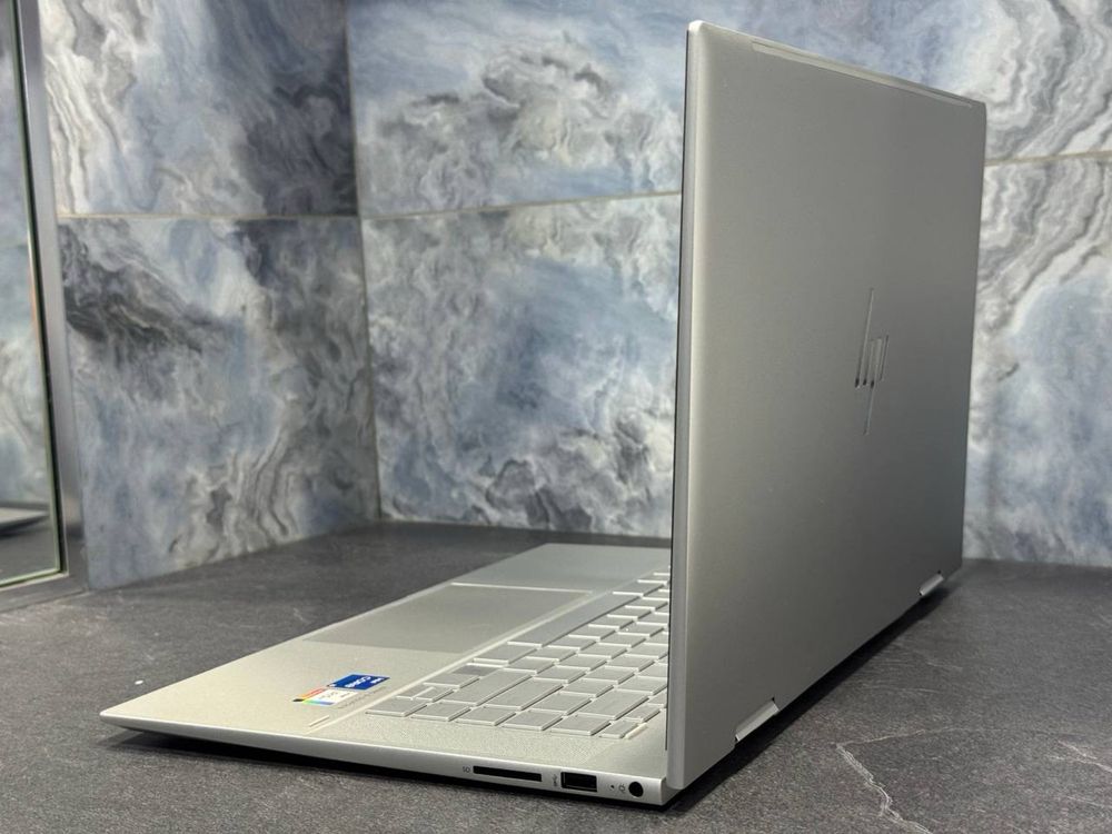 HP Envy x360 i5-1165G7 / 16 / 256 GB NVMe