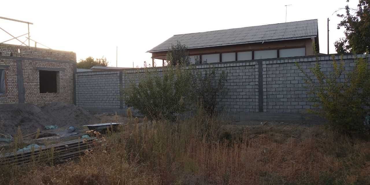 Uchastka sotiladi 11 sotix (Zangiota tumani solnechniy) Ipodromdan 5km