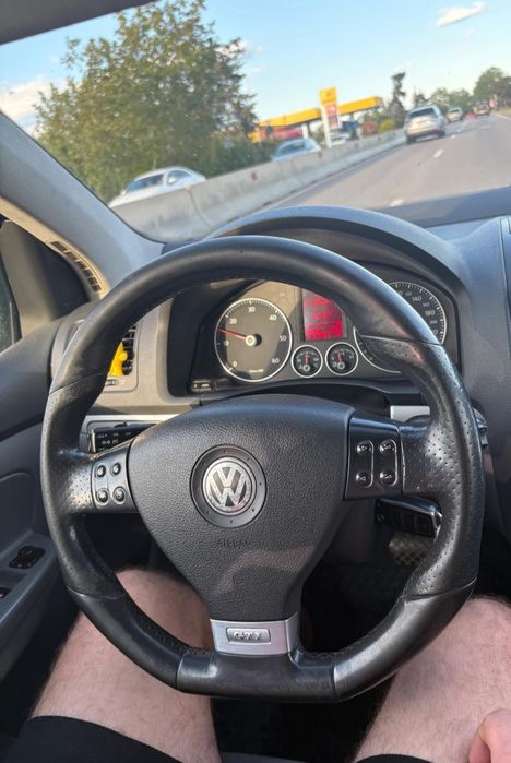 Vând Golf 5 , stare buna