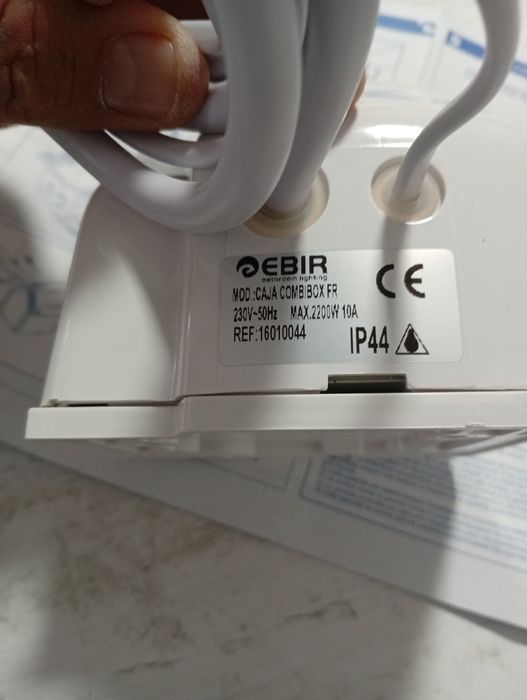Priză pentru Baie, exterioara, rezistenta la umezeala,cu siguranță.nou