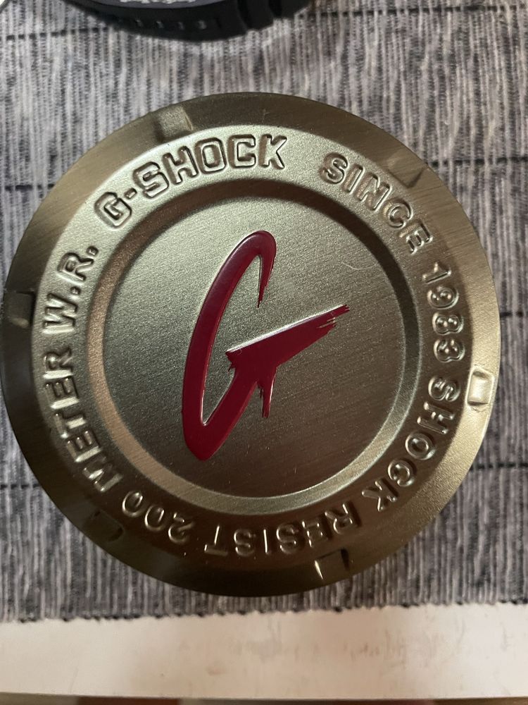 Часовник G shock