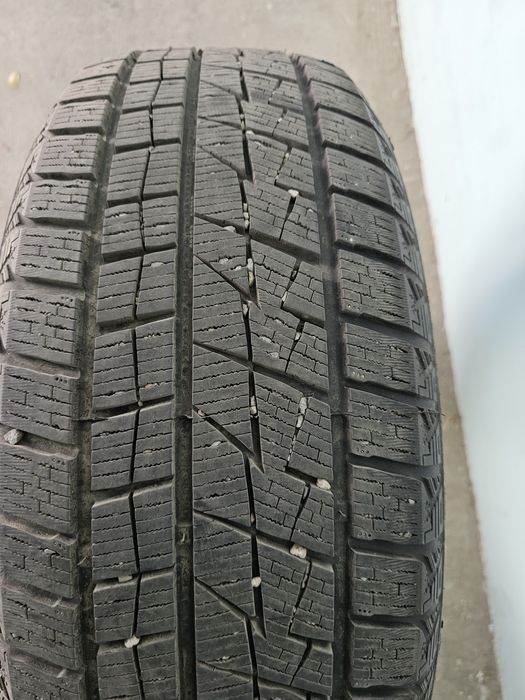 Резина зимняя 235/55/19