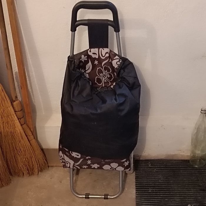 Нова пазарска количка.