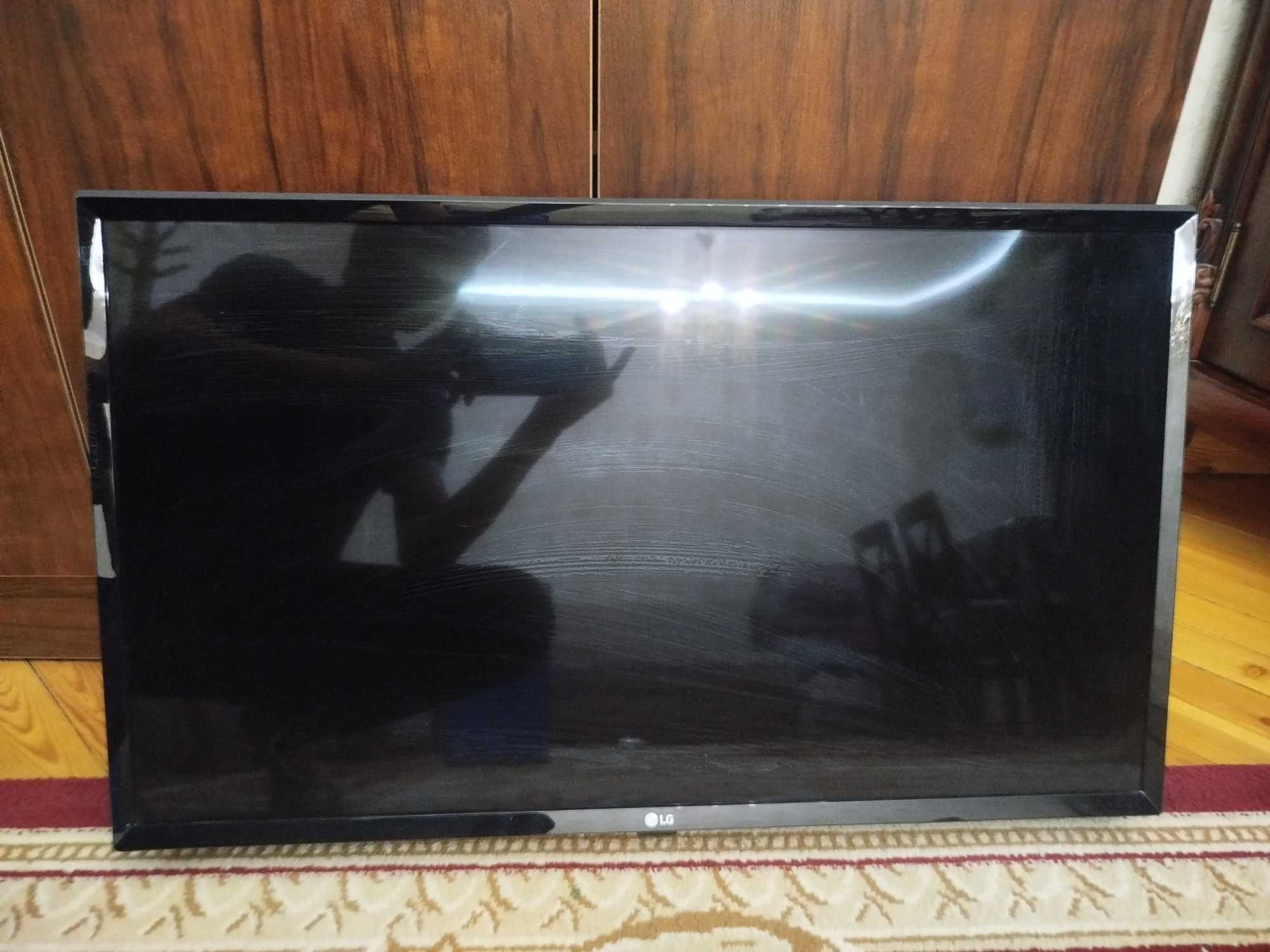 Телевизор LG хорошее состояние