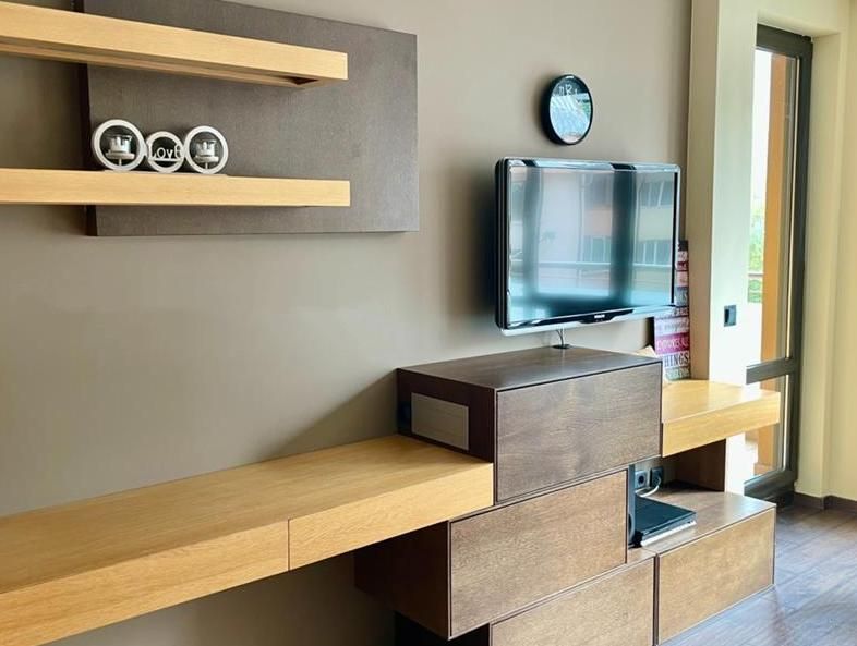 Дава се под наем Тристаен апартамент в София, Гоце Делчев - 120 кв.м за 990 € - Снимка #1