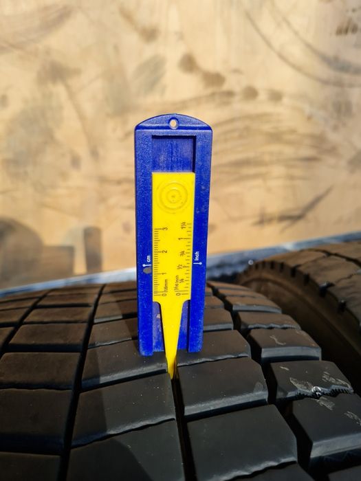 Anvelope 285 70 R19.5 de tractiune.