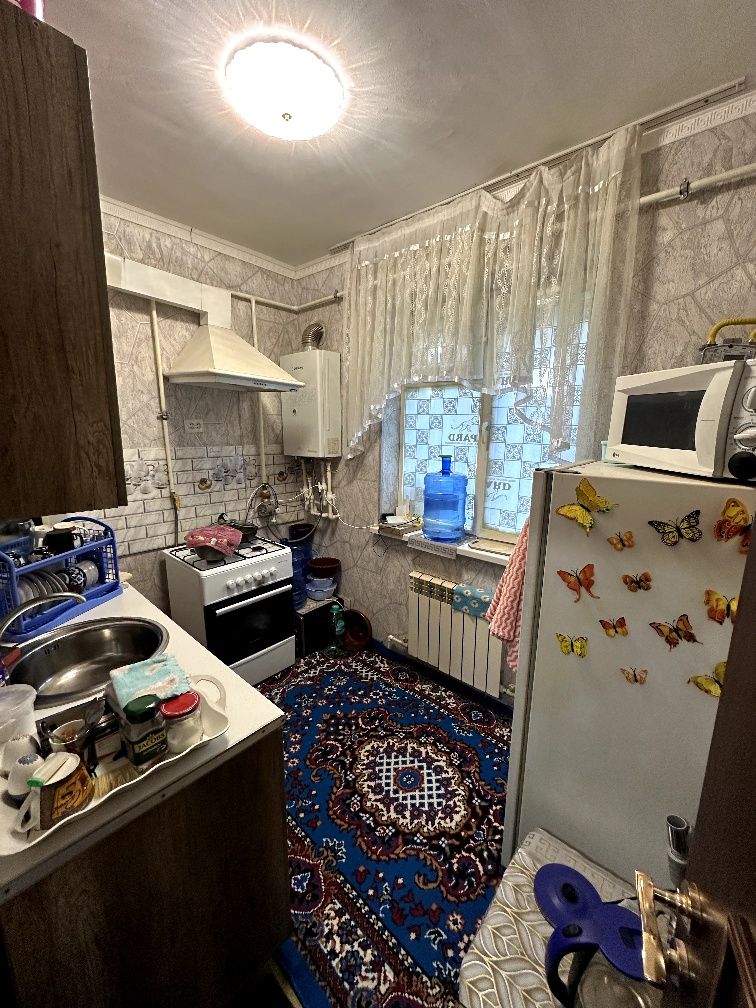 Yangi remontli , yangi ko'p qavatli uylardan 1xonali uy sotiladi.