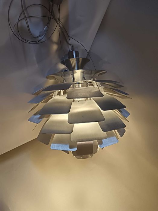 Lustra Mid-Century Modern, aluminiu, replică Louis Poulsen Artichoke