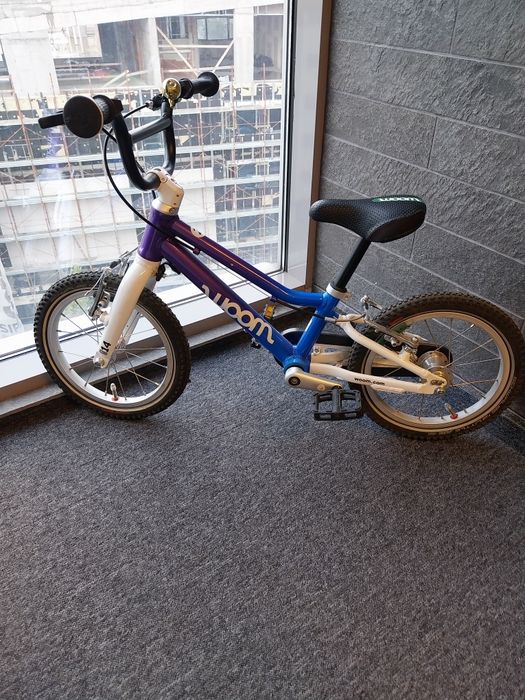 Vând bicicleta Woom 2 + casca woom XS