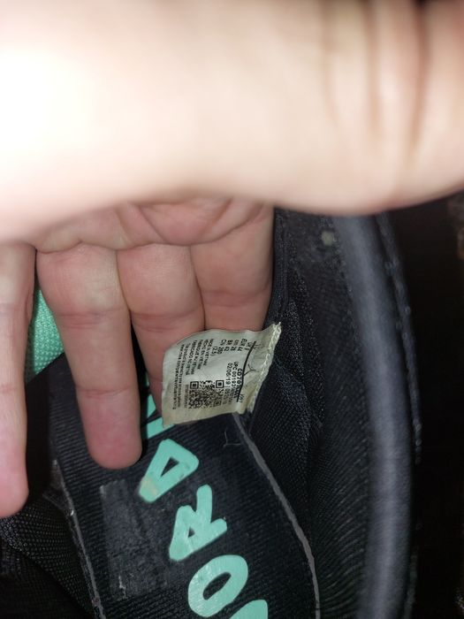 Adidasi Jordan mars 270