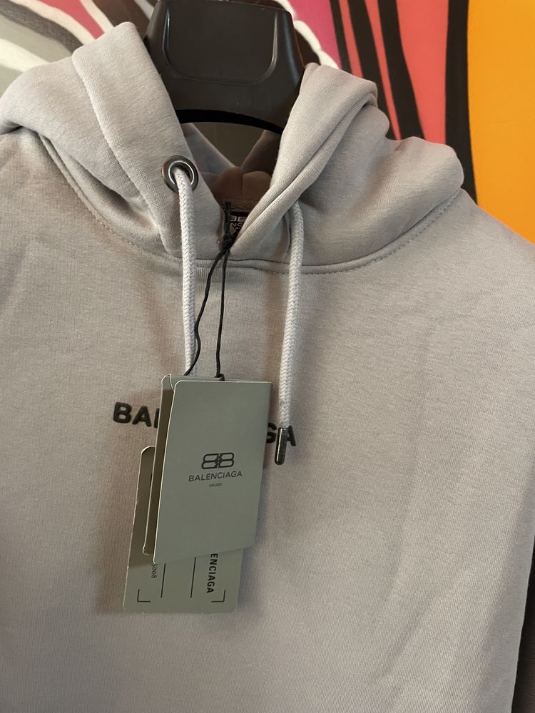 Balenciaga суичер.
