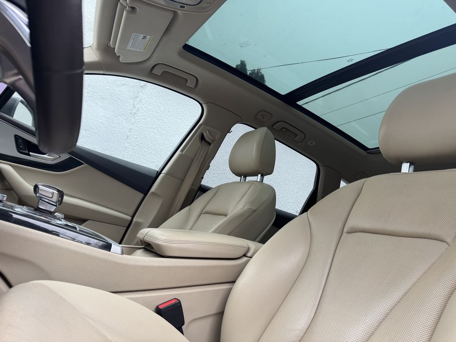 Audi Q7 - 7 locuri