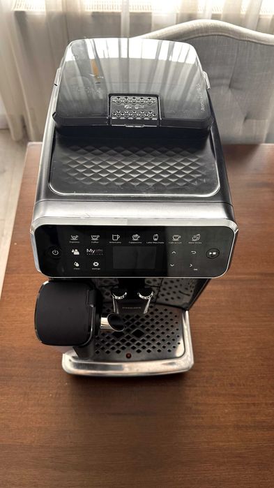 Espressor automat Philips seria 4300 cu sistem spumare lapte LatteGo