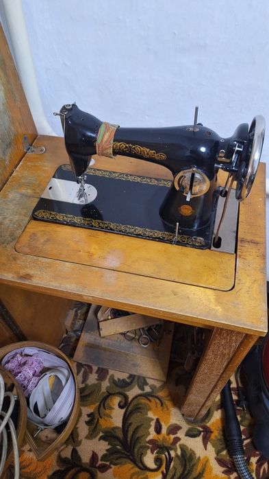 Продам швейную машинку ножная