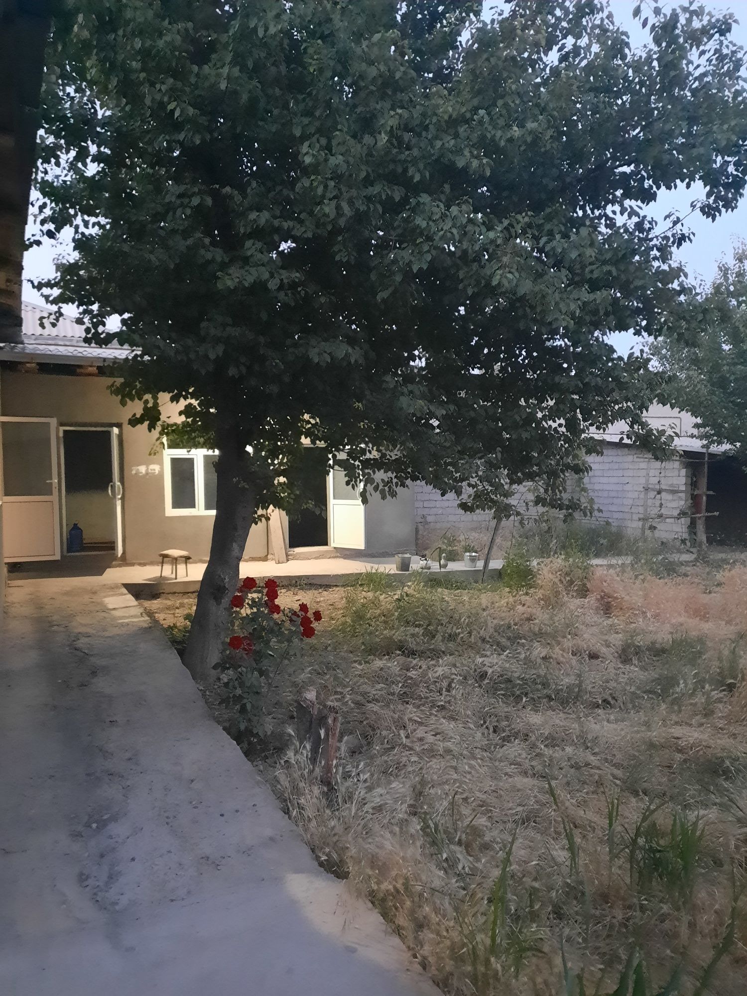 Yer soyiladi 15 sotix 4 xonasi bilan