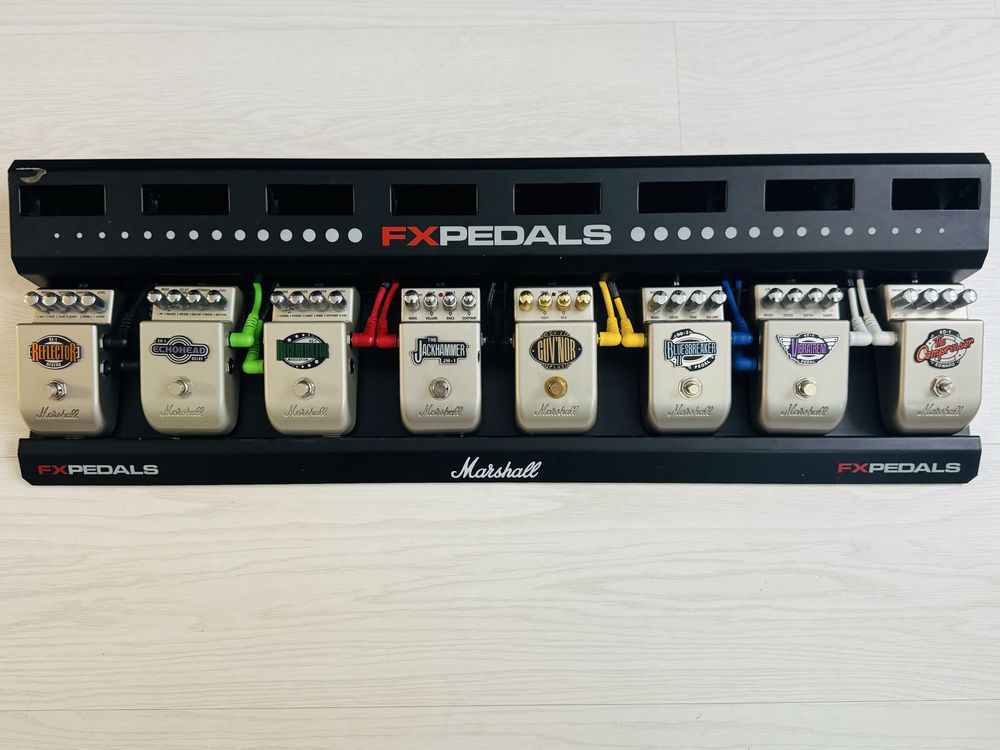 КОЛЕКЦИОНЕРСКА! Педалера с ефекти за китара Marshall PB-8!