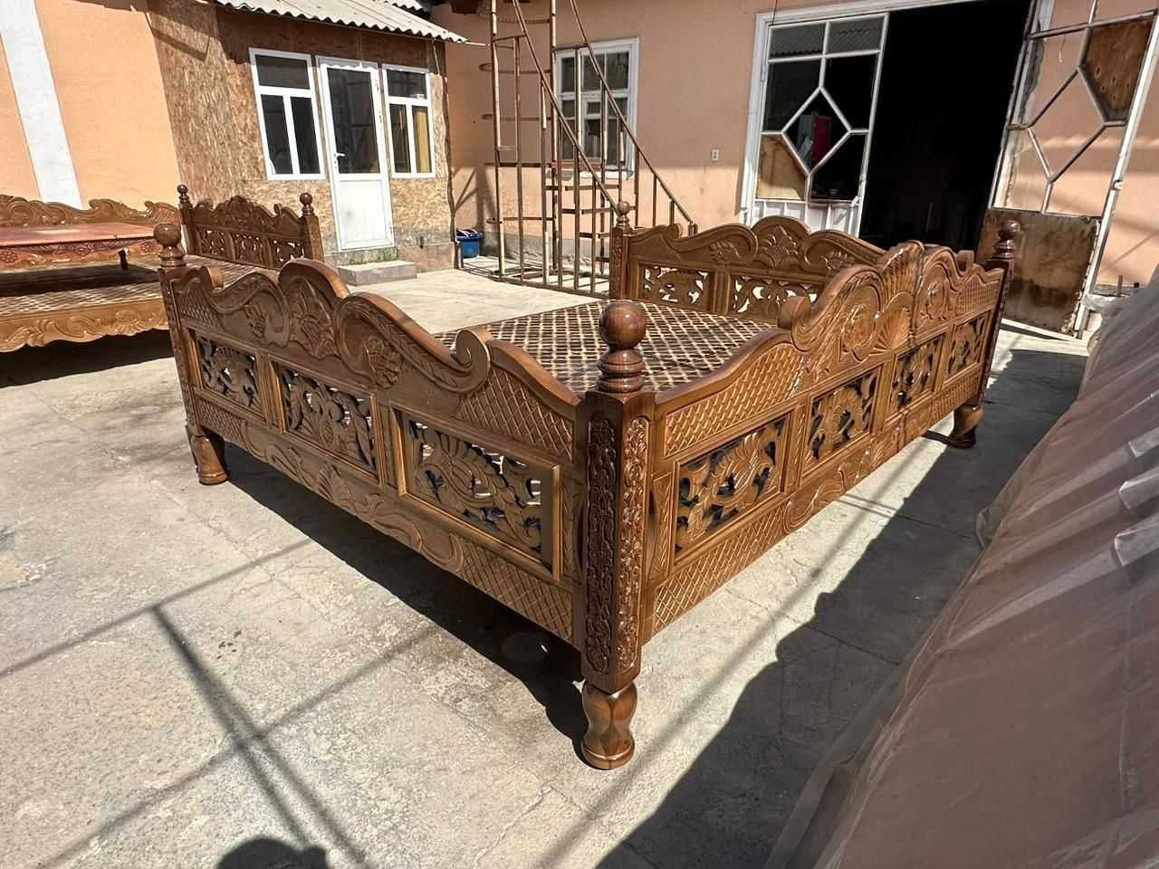 Топчан со столиком из массива сосны Тапшан Доставка по всему РК  92К