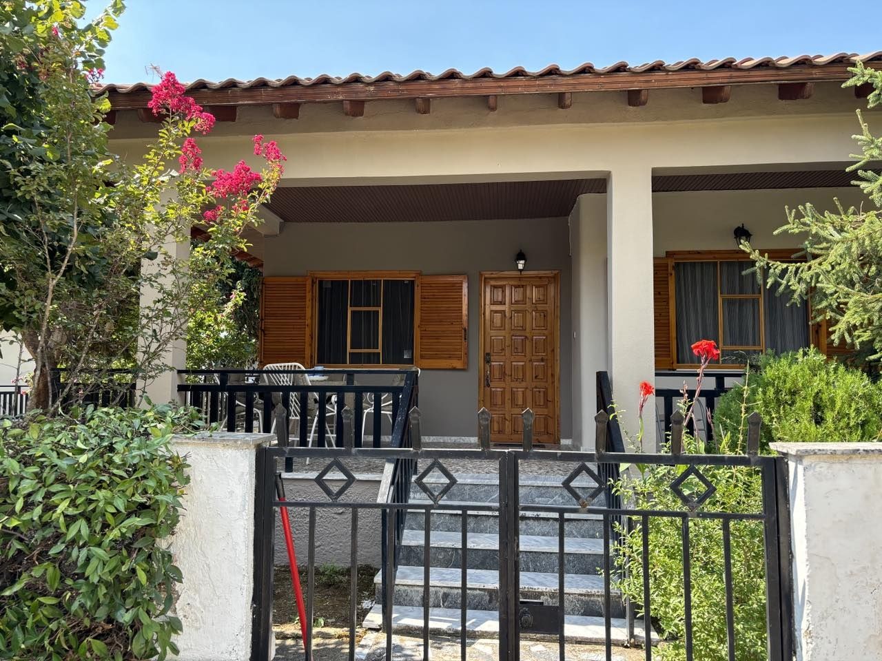 Продава се Къща в София, Овча купел 1 - 85 кв.м за 1530 €/кв.м - Снимка #1