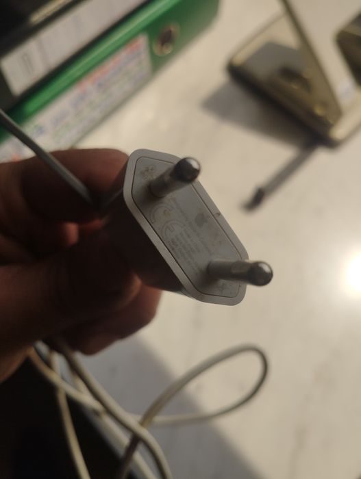 Vând încărcător original iPhone