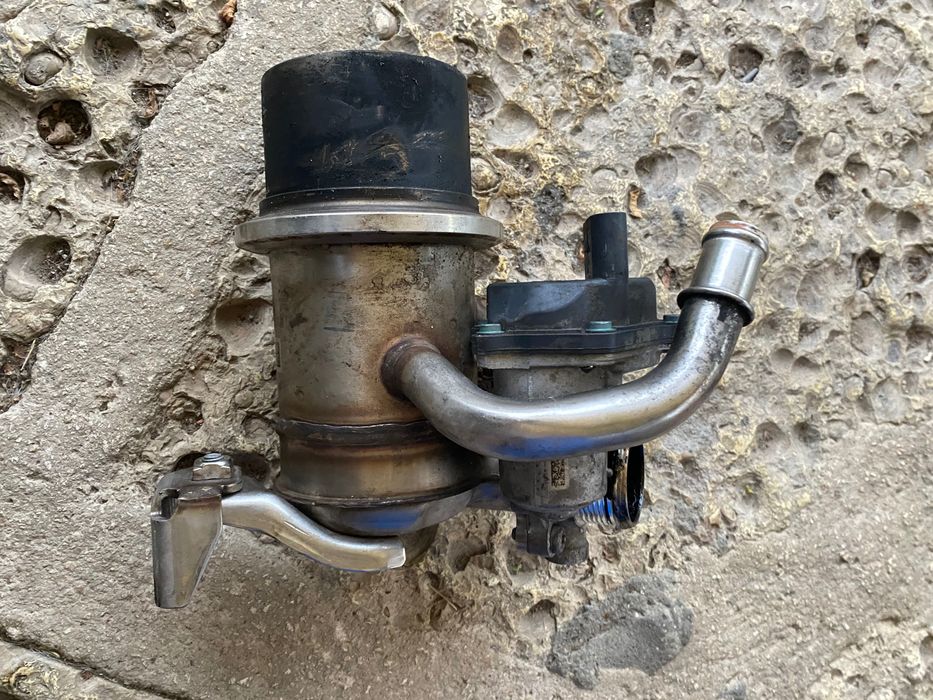 Охладител за рекуперация на отработени газове с контролна клапа