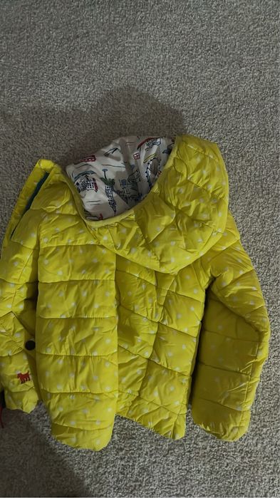 Haine la moda de fete si femei in stare foarte bun