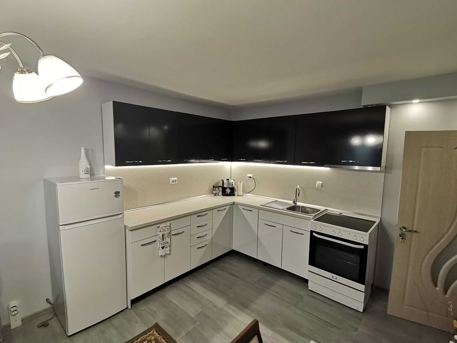 Дава се под наем Тристаен апартамент в Бургас, Изгрев - 65 кв.м за 250 € - Снимка #5